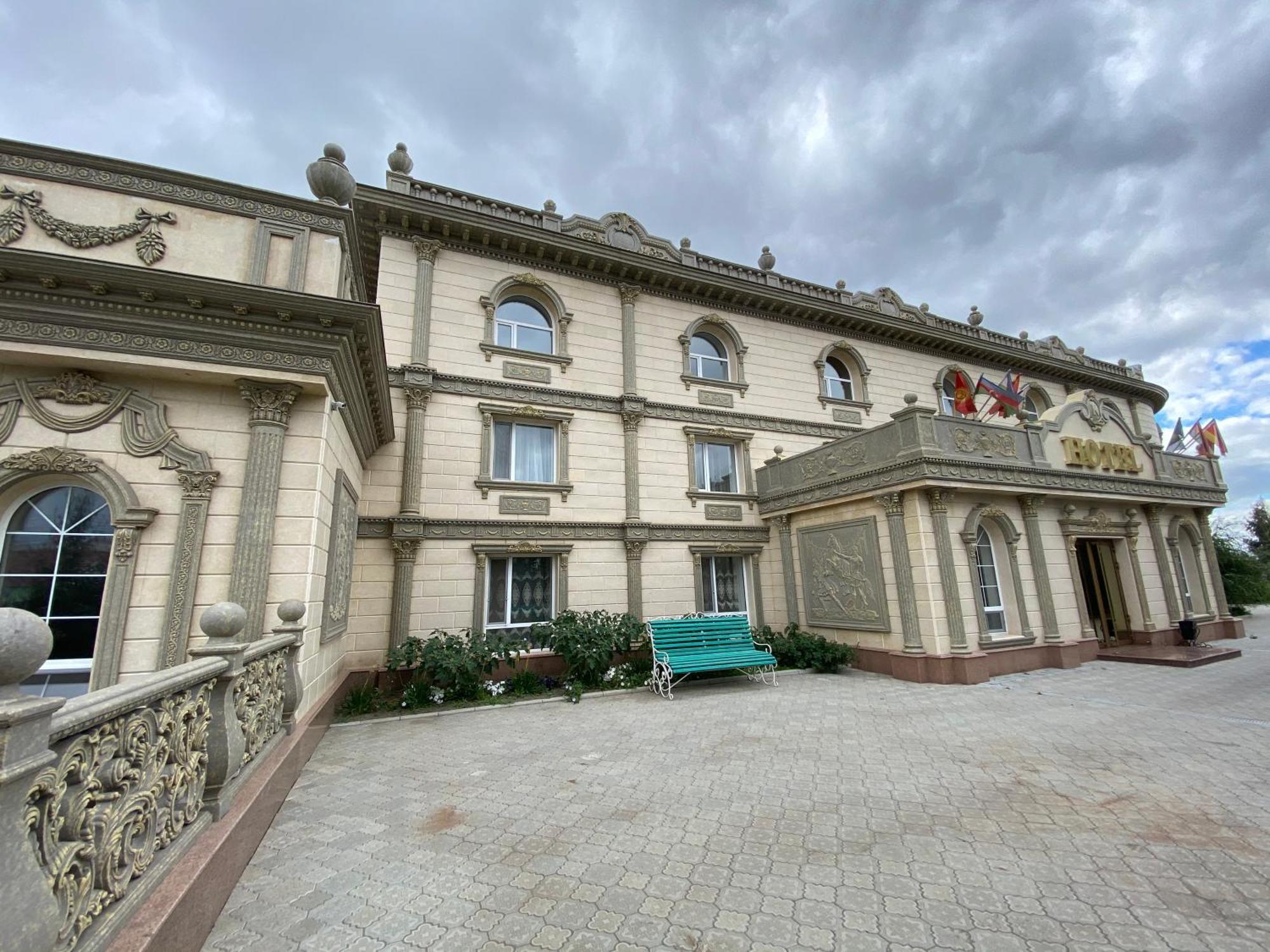 Hotel Astam Kustanaj Zewnętrze zdjęcie