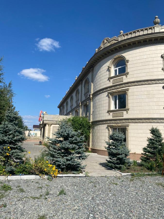 Hotel Astam Kustanaj Zewnętrze zdjęcie