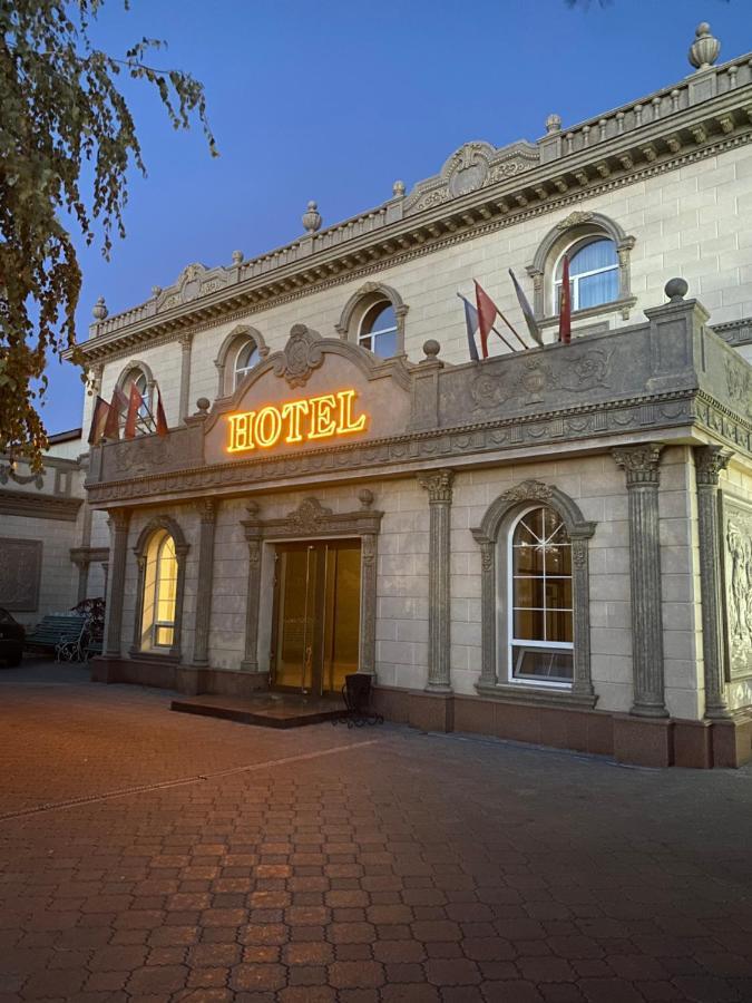 Hotel Astam Kustanaj Zewnętrze zdjęcie