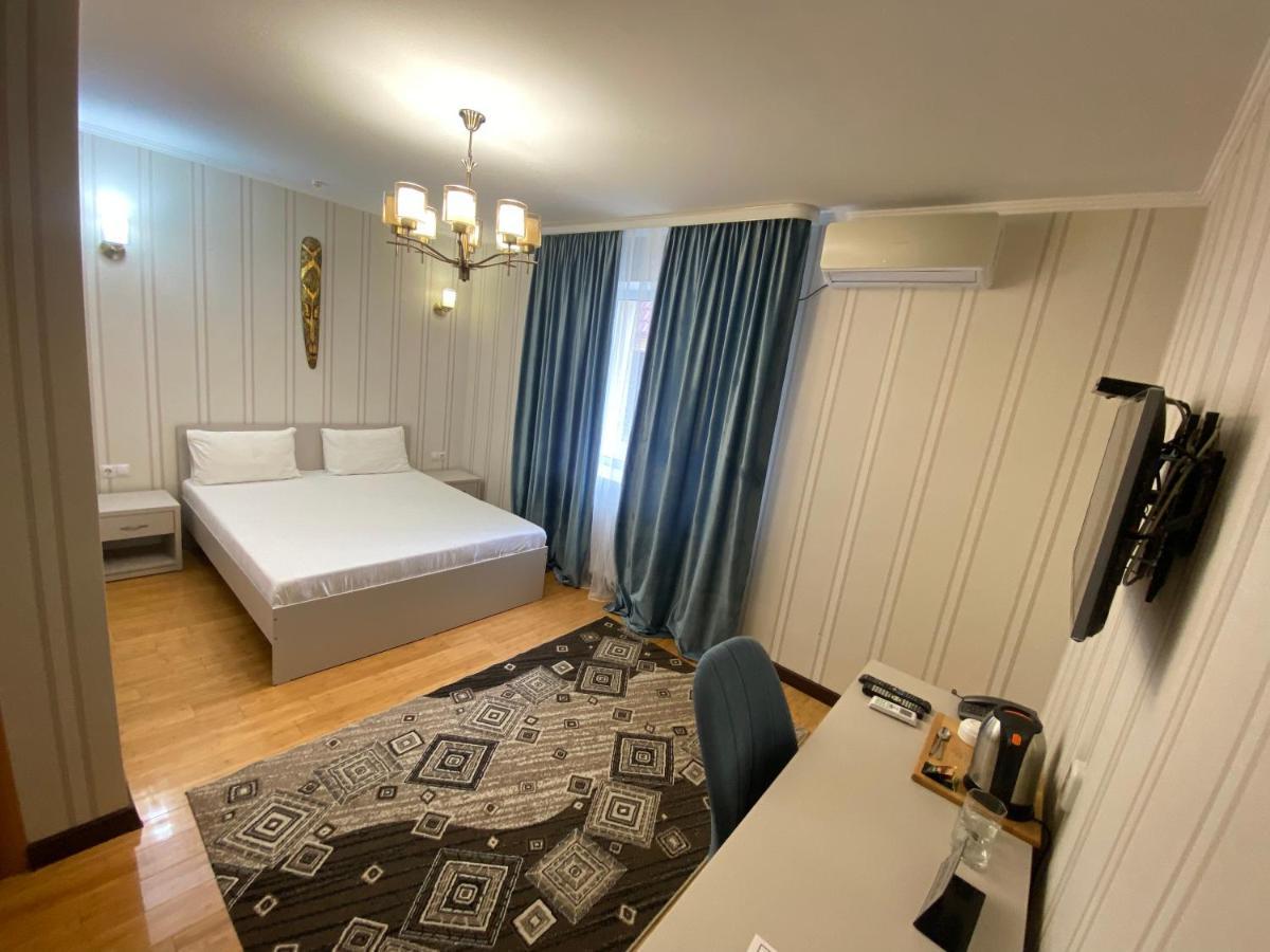 Hotel Astam Kustanaj Zewnętrze zdjęcie